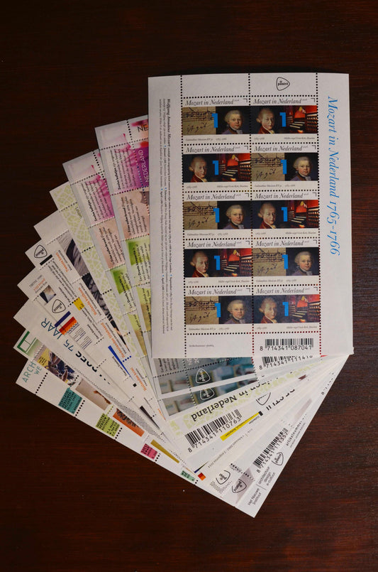 100 Postzegels - Waarde Nederland 1 - Voor post en pakketten
